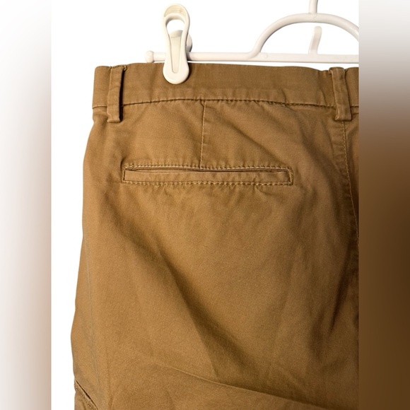 Old Navy Ultimate Tech Cargo Shorts Built-In Flex Size 34 Tan - Picture 4 of 7